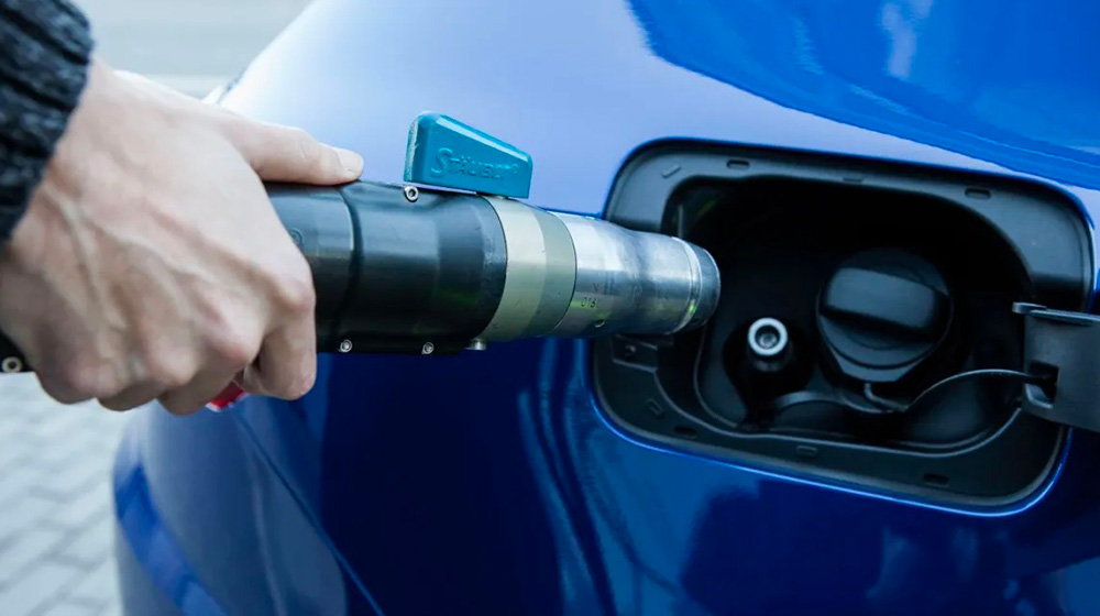 CNG je opět levnější než benzín
